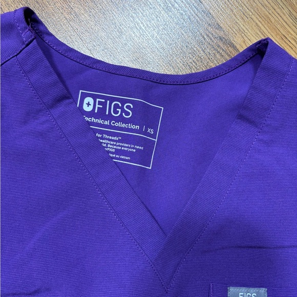 FIGS Ultraviolet Scrub Set - Picture 2 of 4